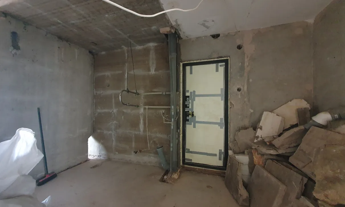 Sanmezgla demontāža līdz betonam un būvgružu izvešana